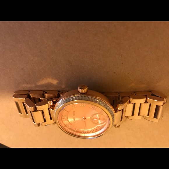 Rose gold Michael Kors watch. - Picture 6 of 7